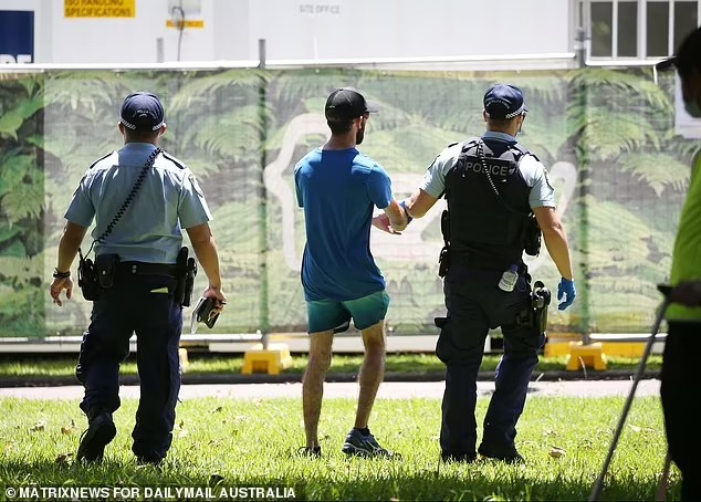 <a href='/city/Sydney/' target='_blank'>悉尼</a>音乐节上万人到场,数十人因持毒品被捕,1名警员遭袭受伤