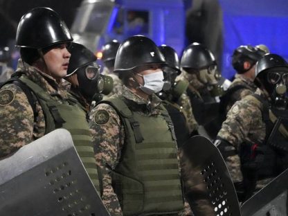 不满燃料飙涨!哈萨克爆严重警民冲突 两地进入紧急状态