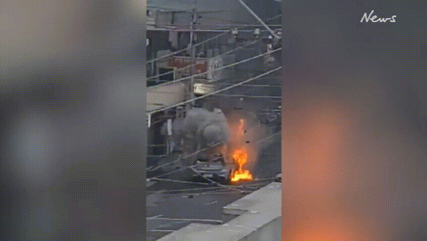 突发!<a href='/city/Melbourne/' target='_blank'>墨尔本</a>男子抗议强制疫苗在Richmond自焚,目击者看到“火人”从车中走出,并大喊“no vax ID”(现场视频)