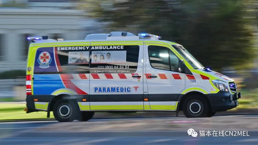 突发!<a href='/city/Melbourne/' target='_blank'>墨尔本</a>男子抗议强制疫苗在Richmond自焚,目击者看到“火人”从车中走出,并大喊“no vax ID”(现场视频)