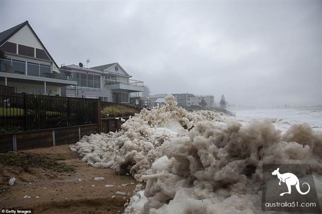20年一遇暴雨:悉尼火车延误多地断电闭校