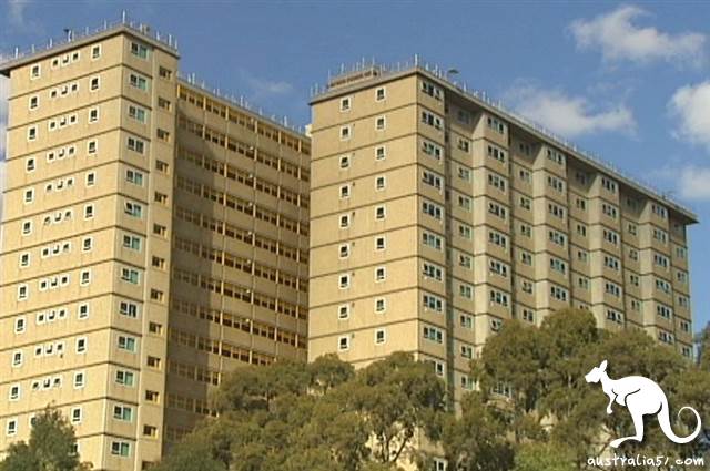 封锁9处公共住房所涉及的居民达到了3000人。(澳洲广播公司图片)