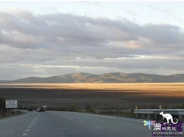 探秘堪培拉附近时隐时现的鬼湖:乔治湖(Lake George)