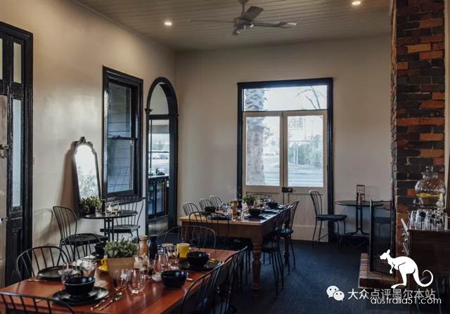 吉普斯兰,距墨尔本2h的隐秘宝藏:赏鲸豚、采松露、荧光海...彻底告别普通游客团