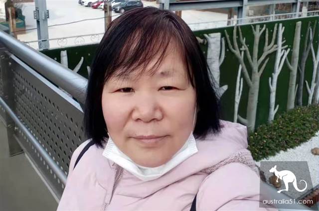 母亲抵澳最后告别,脑死中国青年关维生仪