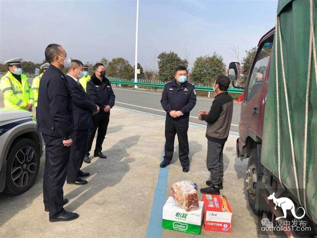 因为一张湖北牌照，他被迫在高速上游荡了7天