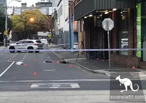 墨尔本一夜店外发生枪击案,多人中枪,一地子弹壳