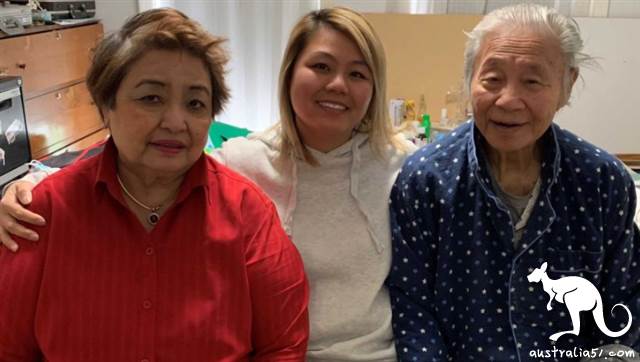 维多利亚与家人合影。(澳洲广播公司图片)