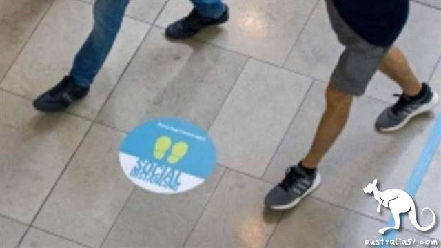 英国疫情大松绑:酒吧餐厅重新营业,两米距离改为一米