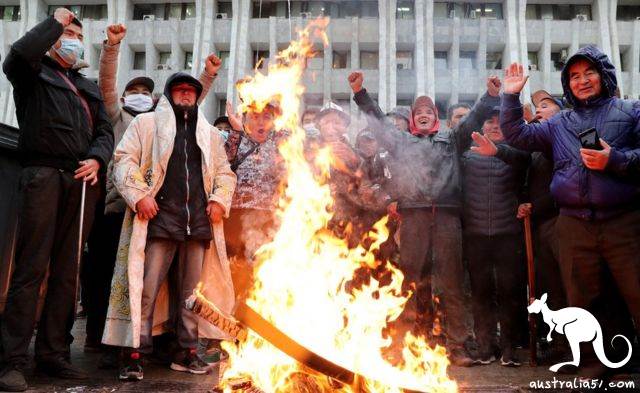 People protest against the results of parliamentary elections at the presidential administration in Bishkek, Kyrgyzstan, 6 October 2020