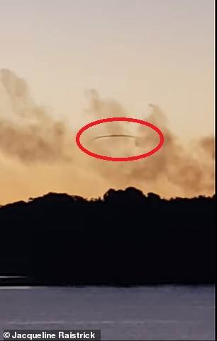 澳洲女子在度假胜地拍到神秘UFO