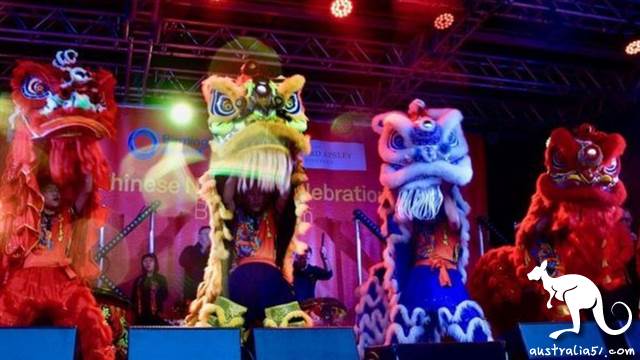 今年1月农历春节的庆祝活动人潮明显比往年少很多(Credit: BBC)