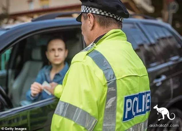 澳洲警察开罚单潜规则曝光!怪不得澳洲警察开罚单那么积极......