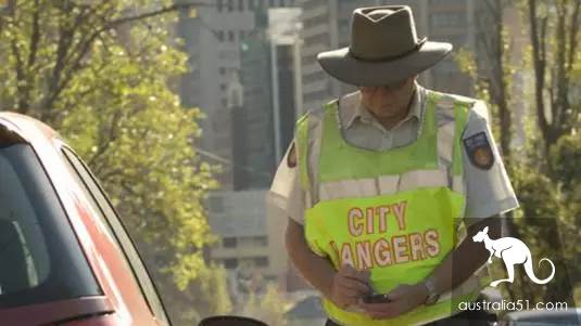 澳洲警察开罚单潜规则曝光!怪不得澳洲警察开罚单那么积极......