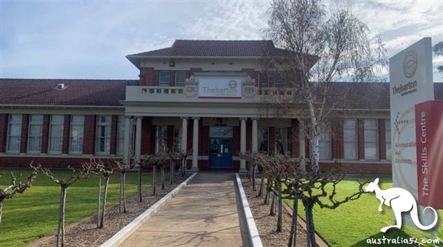 <a href='/city/Adelaide/' target='_blank'>阿德莱德</a>德巴顿成人学院集群出现5例阳性病例。(澳洲广播公司图片)