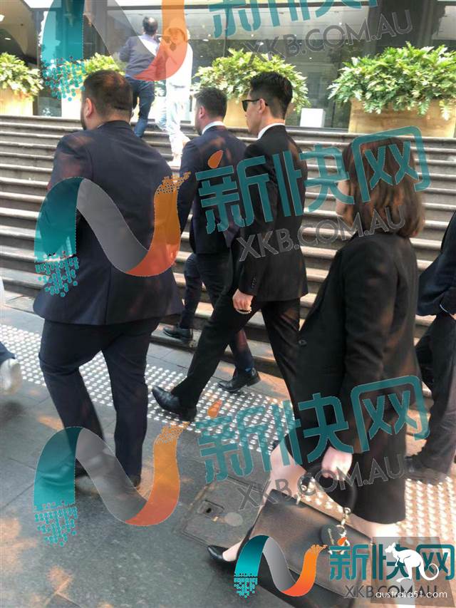 高云翔案D27:高云翔手转珠子进庭