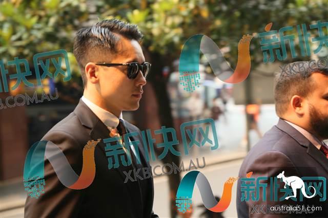 高云翔案D27:高云翔手转珠子进庭