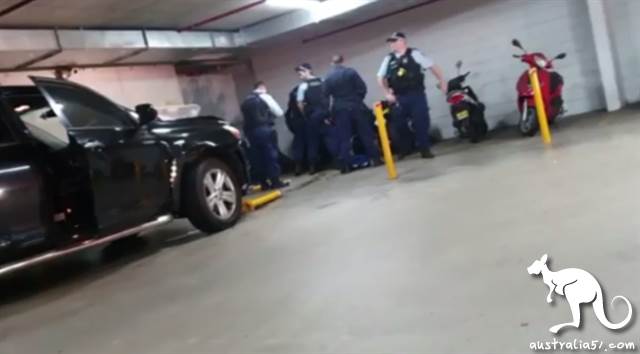 因妒起杀念?悉尼男子被前女友撞亡