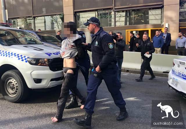 蒙面凶徒悉尼市区斩人伤及亚裔女,附近现女尸