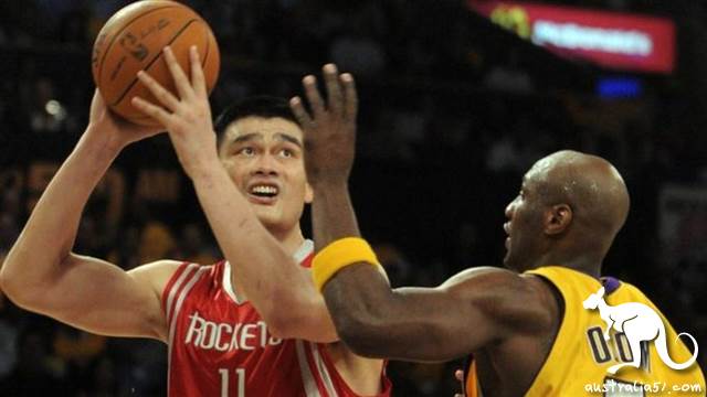 甚至中国篮球明星姚明都谈到过在NBA比赛时这个词给他带来的麻烦。