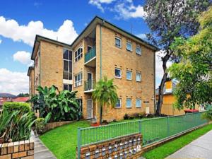 Airy Unit in the Heart of Rockdale