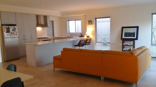 BRAND NEW, SPACIOUS HOME - SUPER CENTRAL LOCATION!