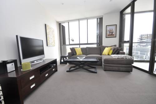 Waterloo Self-Contained Modern One-Bedroom Apartment (708SAM)