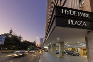 Oaks Hyde Park Plaza