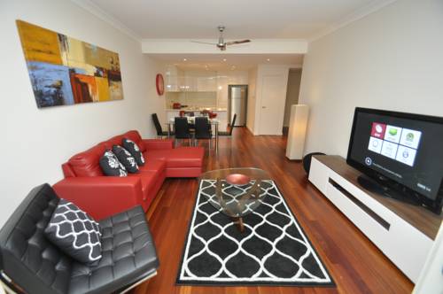 Camperdown Self-Contained Modern Two-Bedroom Apartment (11BRG)