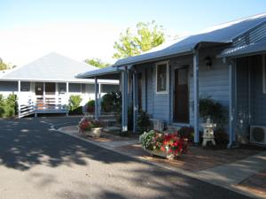 Canberra Avenue Villas