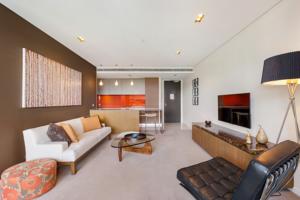 Camperdown Self-Contained Modern One-Bedroom Apartment (608ST)