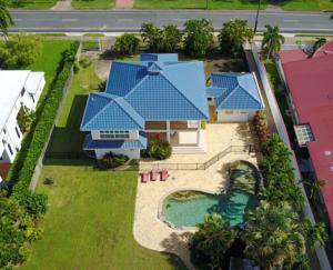 Cairns Kewarra Beach Tropical Holiday Home