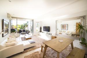 Bellevue Hill Designer - A Bondi Beach Holiday Home