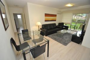 Cremorne Self-Contained Modern Two-Bedroom Apartment (4 RAN)