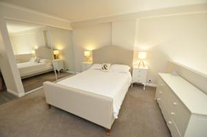 Darlinghurst Fully Self Contained Modern 1 Bed Apartment (607POP)