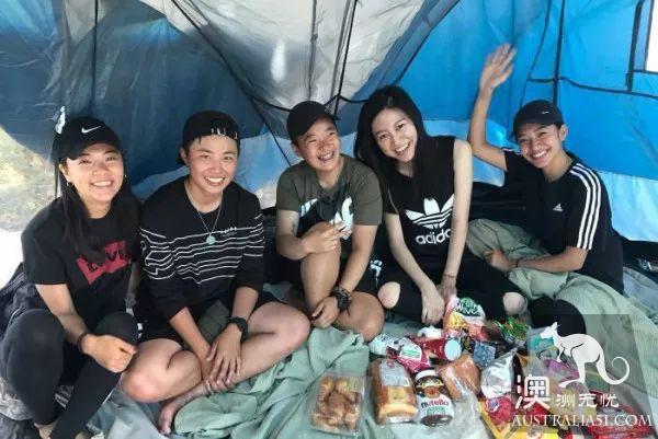 悉尼烟火9点场突发爆炸！上千人疏散！零点场彩虹烟花震撼全球！澳洲华人搓着麻将率先跨年！图集抢先看！