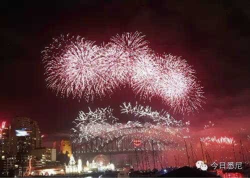 悉尼烟火9点场突发爆炸！上千人疏散！零点场彩虹烟花震撼全球！澳洲华人搓着麻将率先跨年！图集抢先看！