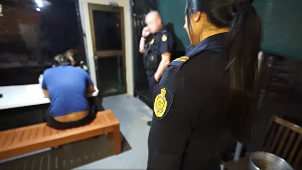 澳洲机场开始严打这事！华人小哥曾差点被遣返！