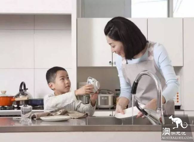 原来那个拿3亿创业的富二代，曾在澳洲餐馆刷盘子到凌晨1点
