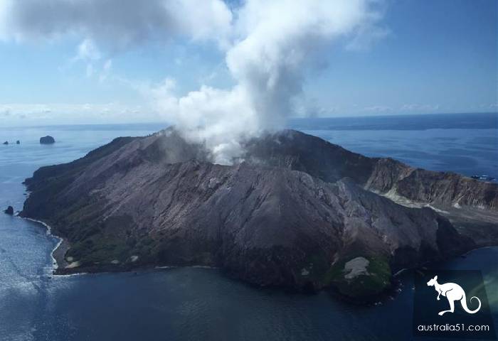 新西兰火山喷发已致5人死亡，目前仍有20多人失踪