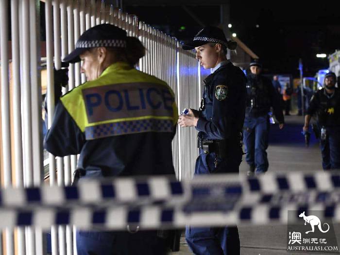悉尼火车撞死人！男子半腰夹在站台与火车缝隙，全站紧急疏散