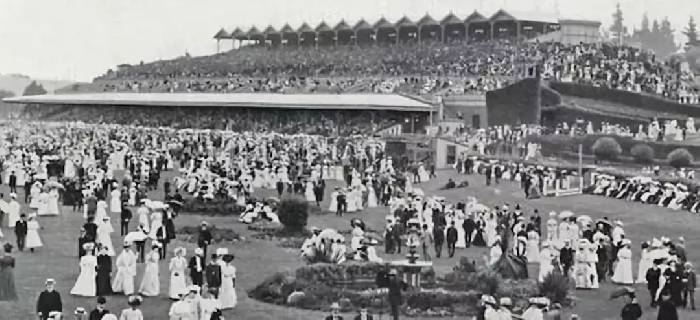 不去看赛马怎能算在墨尔本待过?2018 Melbourne Cup 最强攻略在此