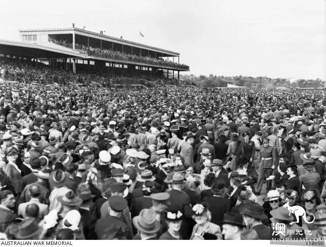 不去看赛马怎能算在墨尔本待过?2018 Melbourne Cup 最强攻略在此